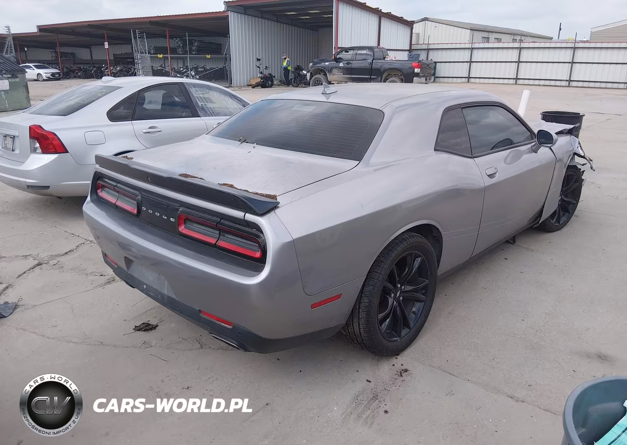 2018 Dodge Challenger Sxt Plus VIN:2C3CDZAG2JH142188 - 4