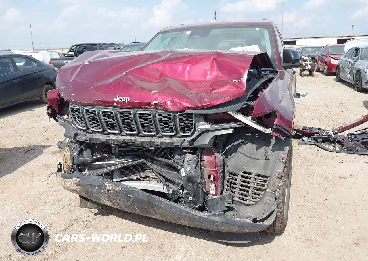 2023 Jeep Grand Cherokee Laredo 4X2 VIN:1C4RJGAG4PC648460 - 12