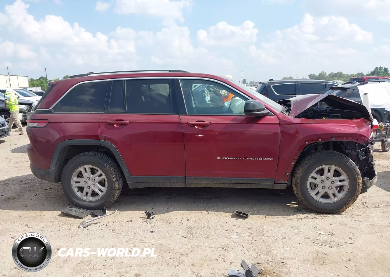 2023 Jeep Grand Cherokee Laredo 4X2 VIN:1C4RJGAG4PC648460 - 13