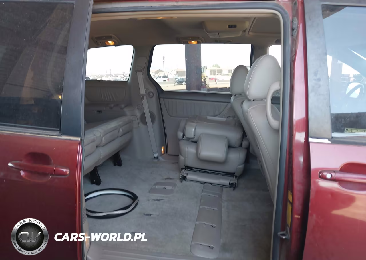 2010 Toyota Sienna Limited VIN:5TDYK4CC2AS313558 - 8