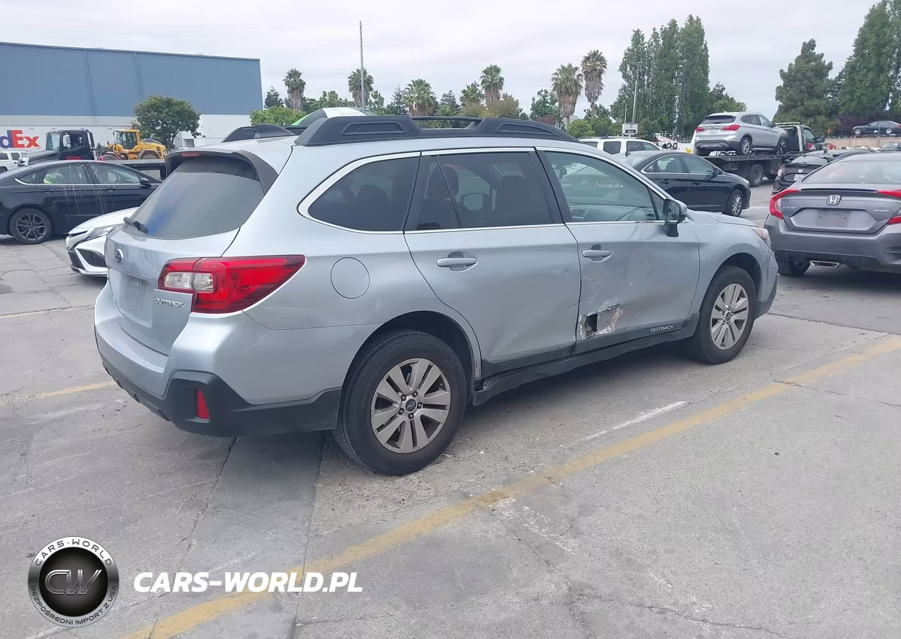 2019 Subaru Outback 2.5I Premium VIN:4S4BSAHCXK3288551 - 4