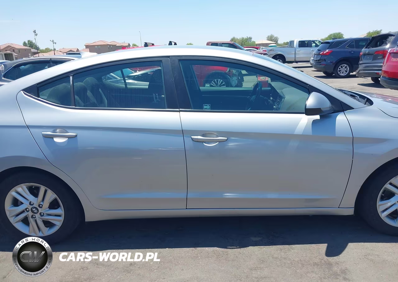 2020 Hyundai Elantra Sel VIN:5NPD84LF3LH573256 - 13