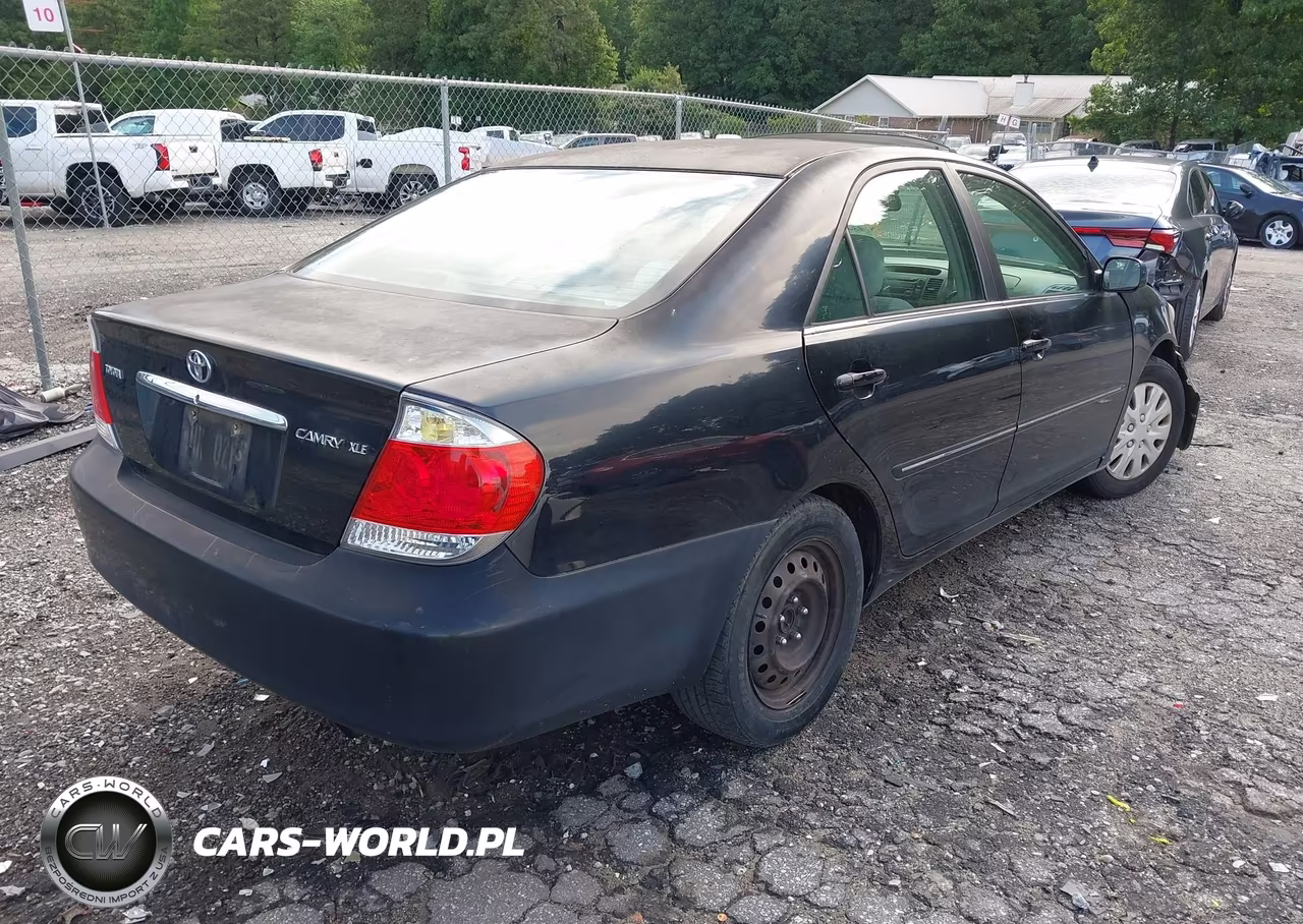 2005 Toyota Camry Xle VIN:4T1BE32K95U431037 - 4