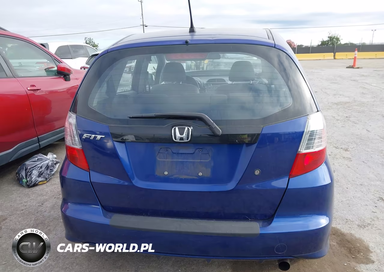2010 Honda Fit VIN:JHMGE8G25AS016396 - 16