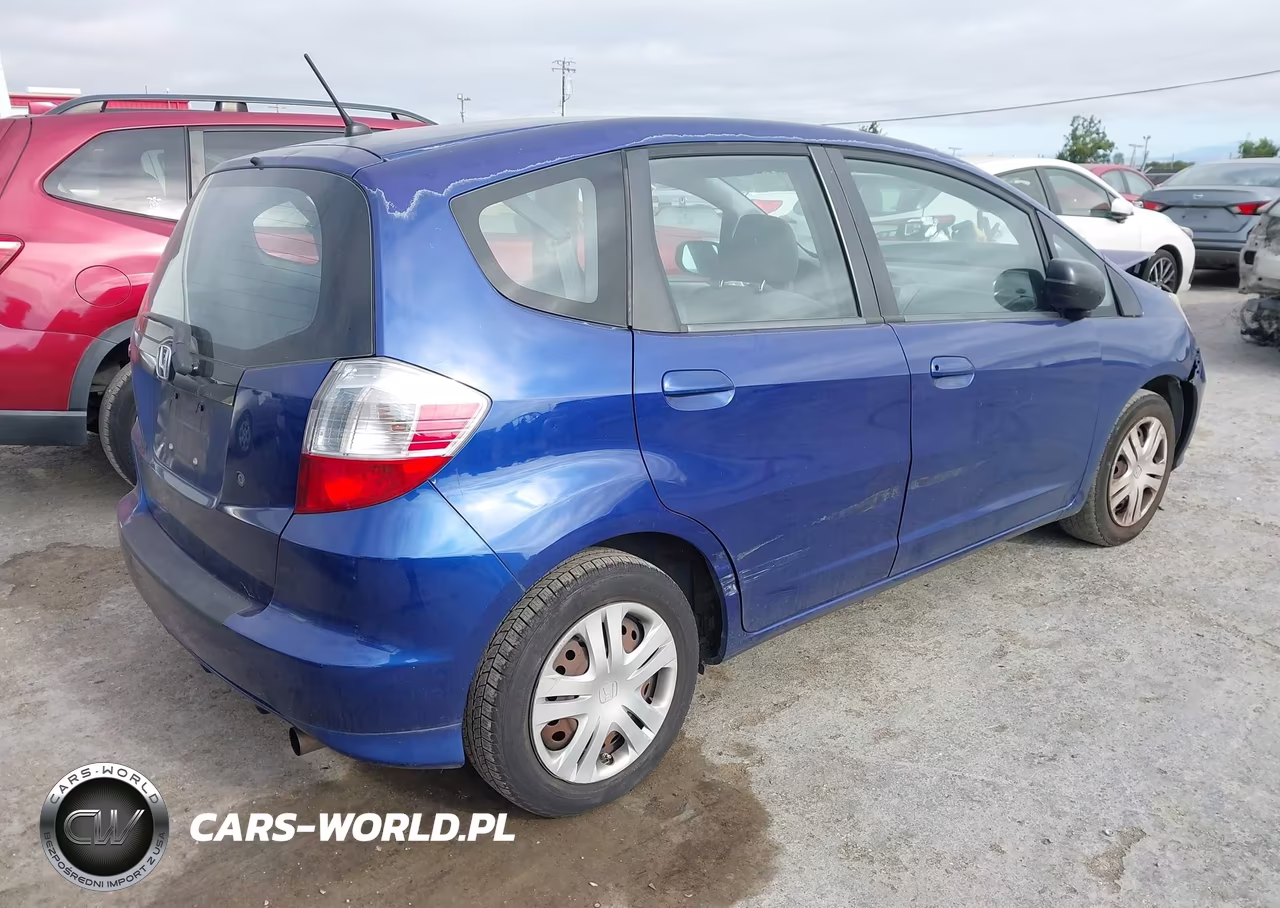 2010 Honda Fit VIN:JHMGE8G25AS016396 - 4