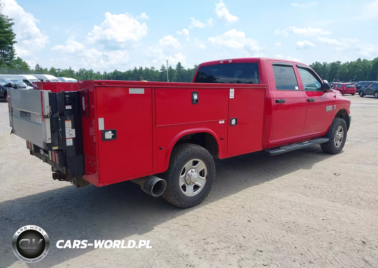 2018 Ram 3500 Chassis Tradesman-Slt-Laramie VIN:3C7WRCBL8JG293543 - 4