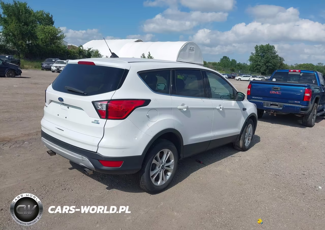 2019 Ford Escape Se VIN:1FMCU9GDXKUB31152 - 4