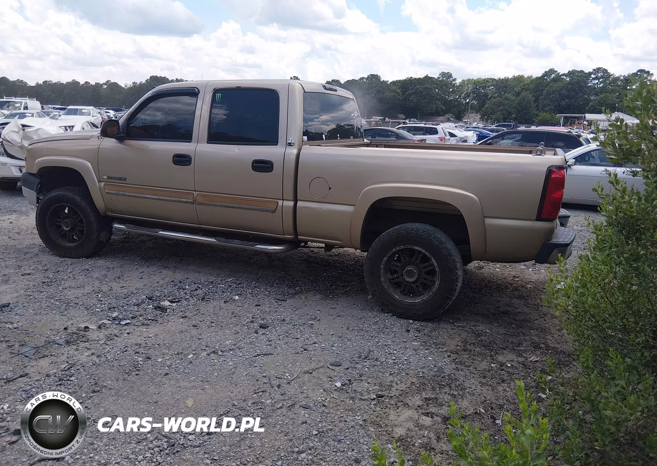 2005 Chevrolet Silverado 2500Hd Ls VIN:1GCHC23U25F808066 - 3