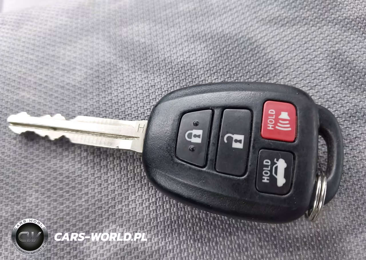 2015 Toyota Corolla Le VIN:2T1BURHE2FC320596 - 11