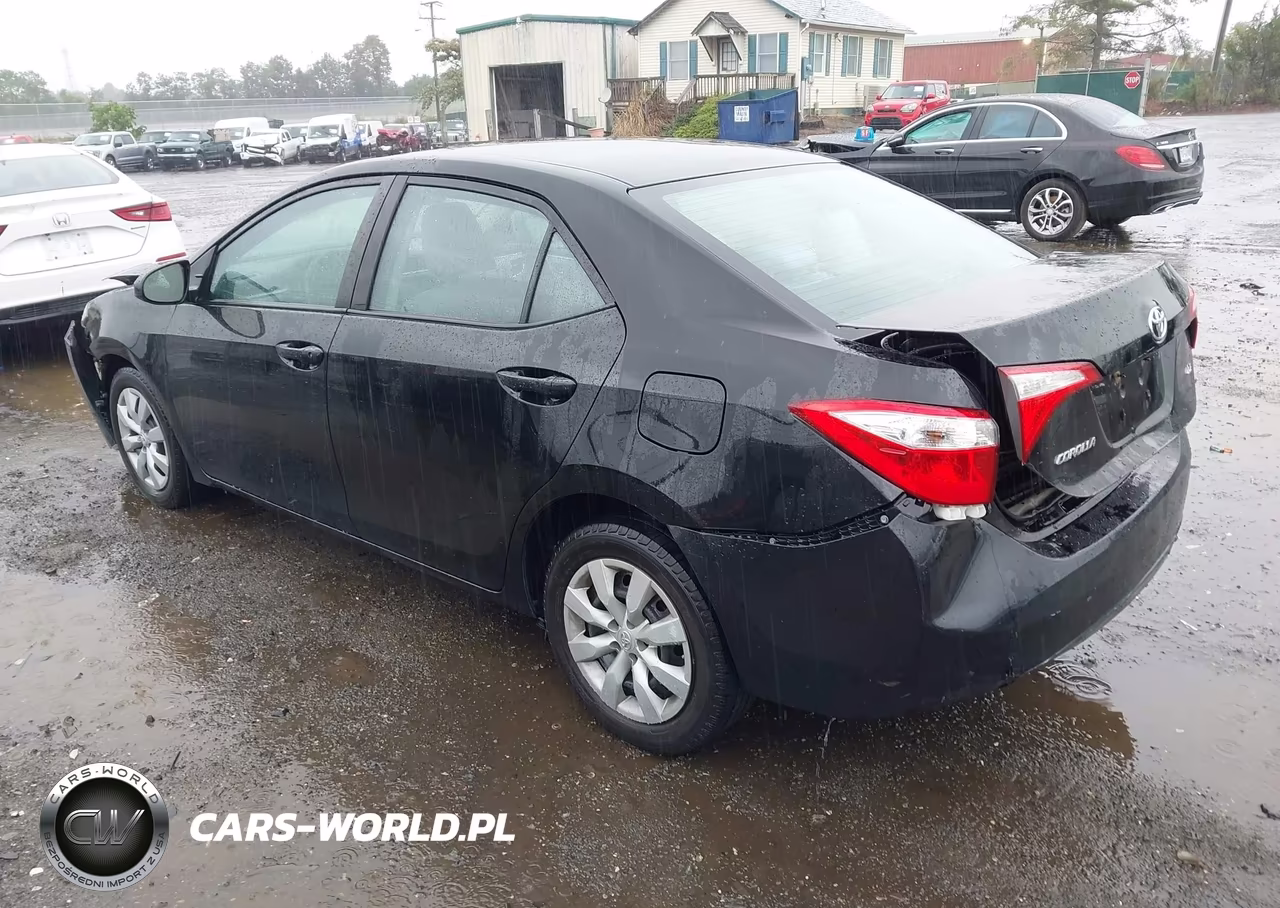 2015 Toyota Corolla Le VIN:2T1BURHE2FC320596 - 3