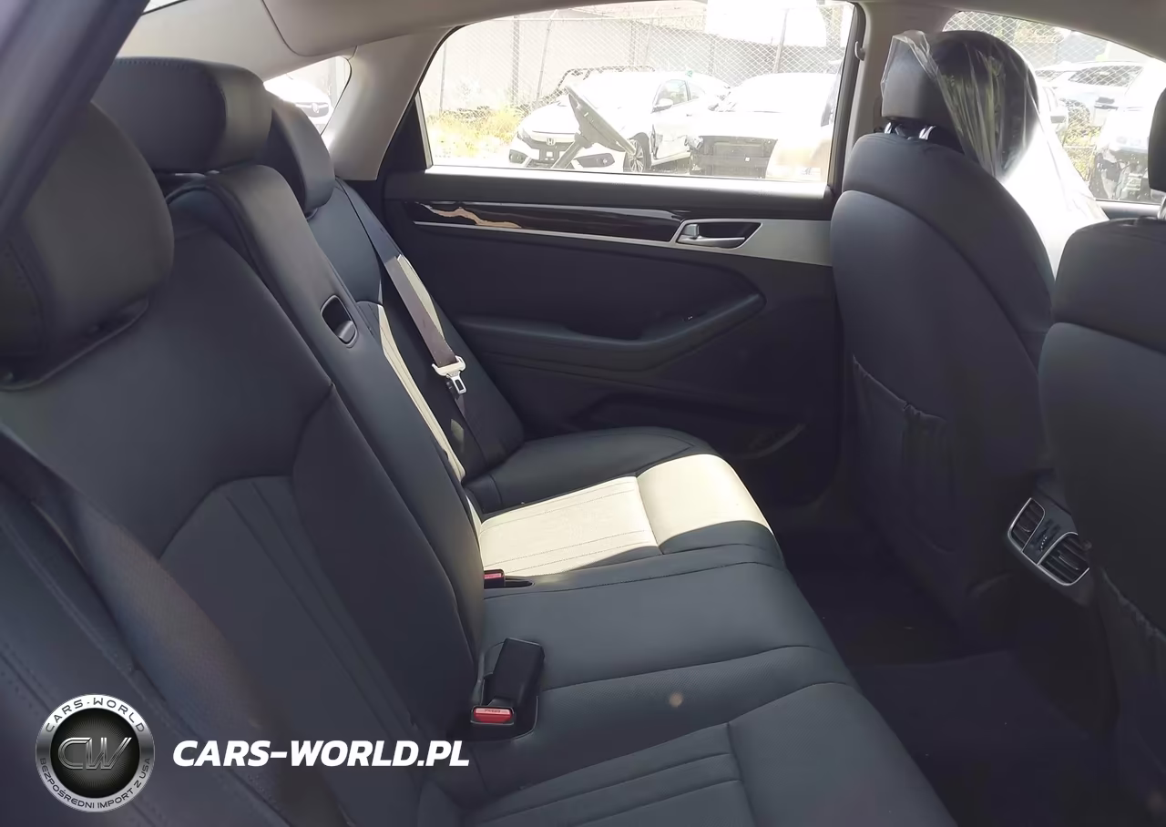 2017 Genesis G80 3.8 VIN:KMHGN4JE3HU183797 - 8