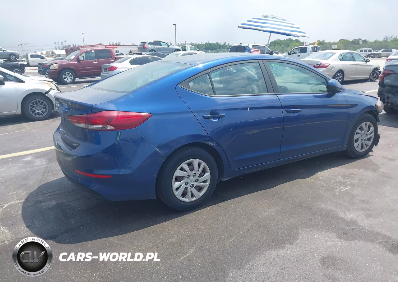 2018 Hyundai Elantra Se VIN:5NPD74LF2JH289360 - 4