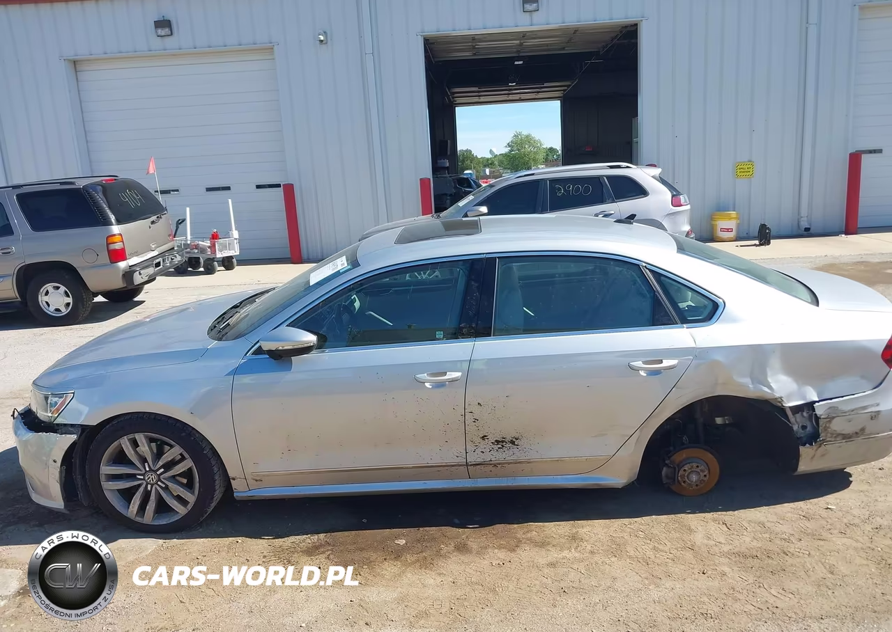 2017 Volkswagen Passat 1.8T Sel Premium VIN:1VWCT7A37HC045613 - 15