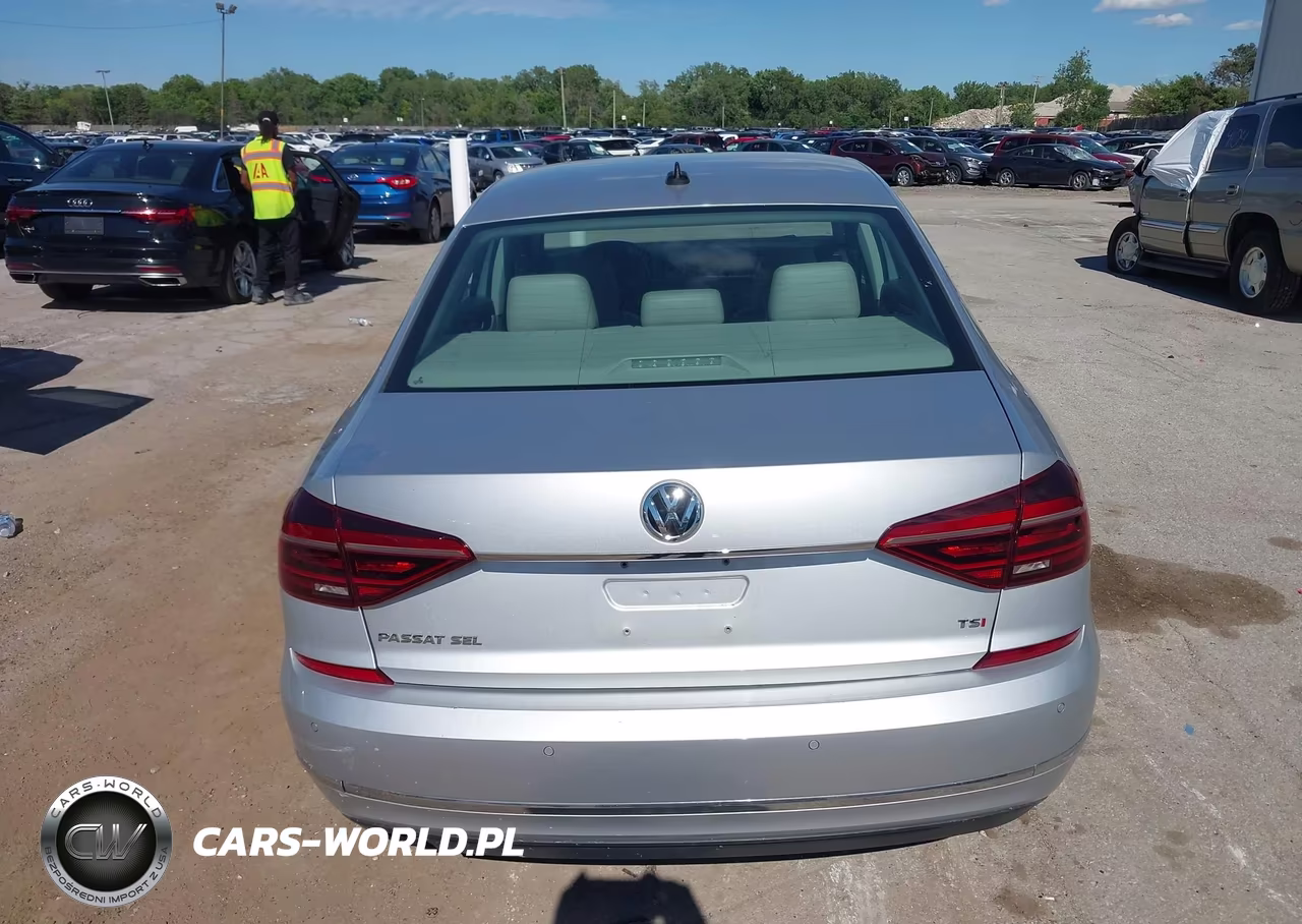2017 Volkswagen Passat 1.8T Sel Premium VIN:1VWCT7A37HC045613 - 17