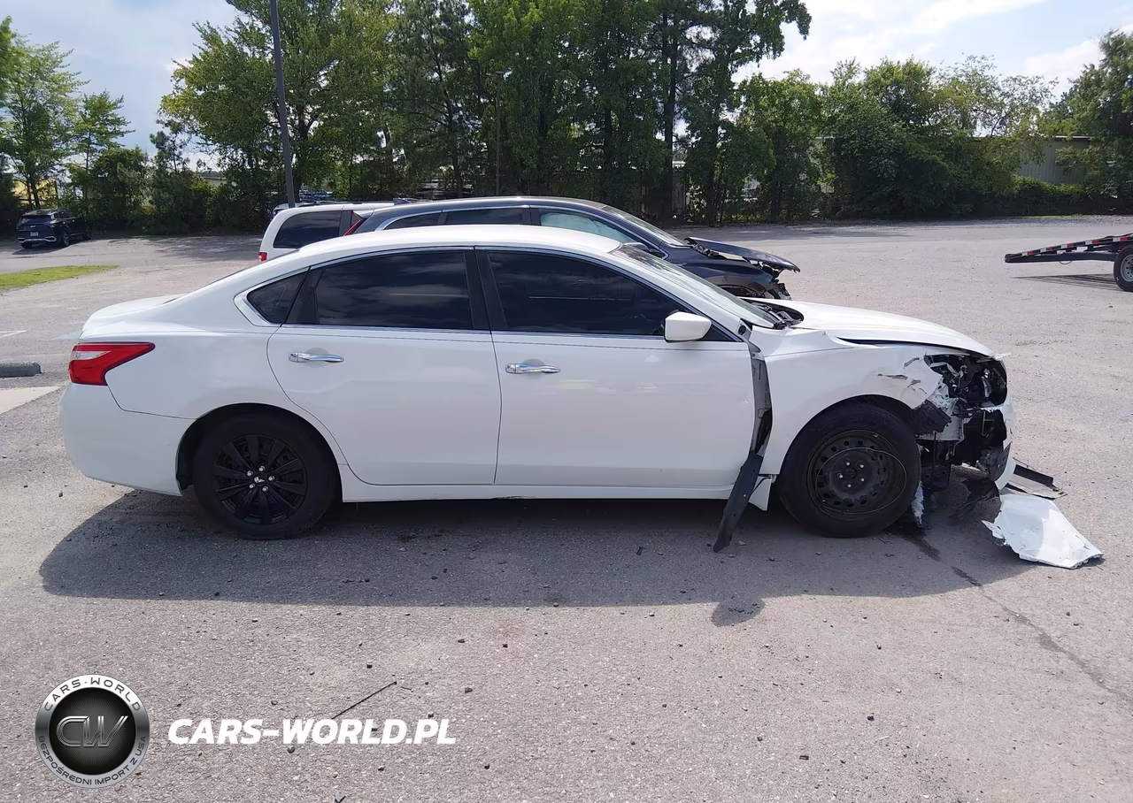 2017 Nissan Altima 2.5 S VIN:1N4AL3AP1HC137375 - 13