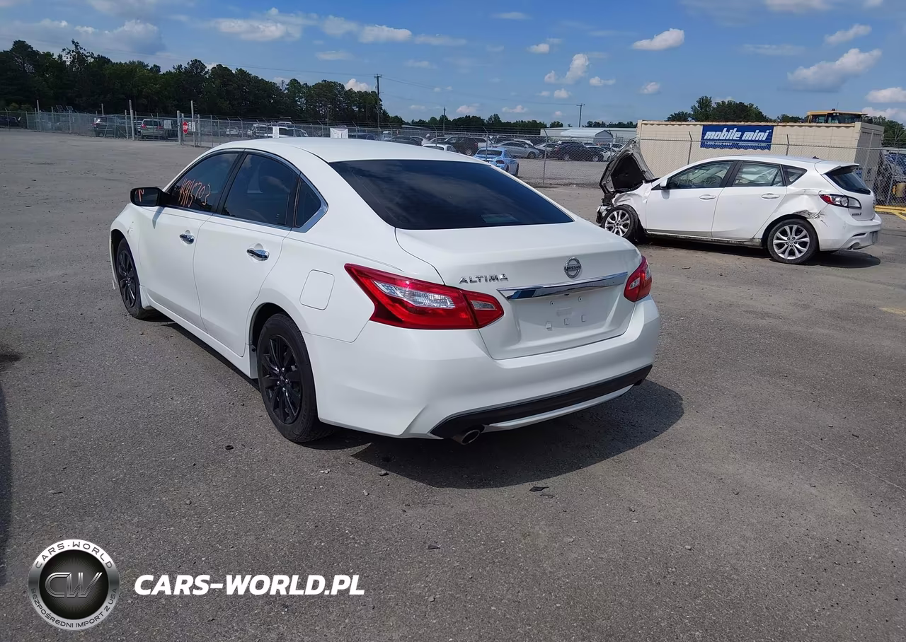 2017 Nissan Altima 2.5 S VIN:1N4AL3AP1HC137375 - 3
