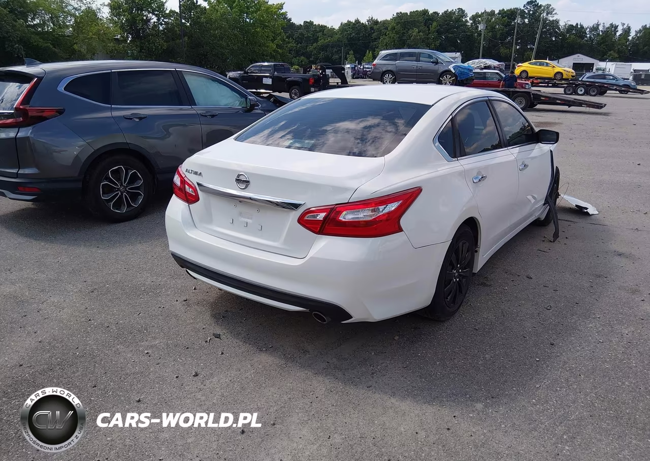 2017 Nissan Altima 2.5 S VIN:1N4AL3AP1HC137375 - 4