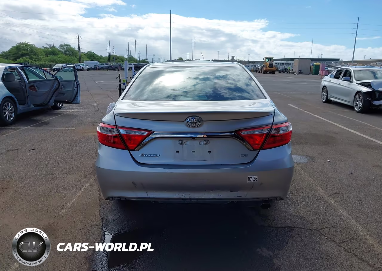 2015 Toyota Camry Se VIN:4T1BF1FK4FU076680 - 16