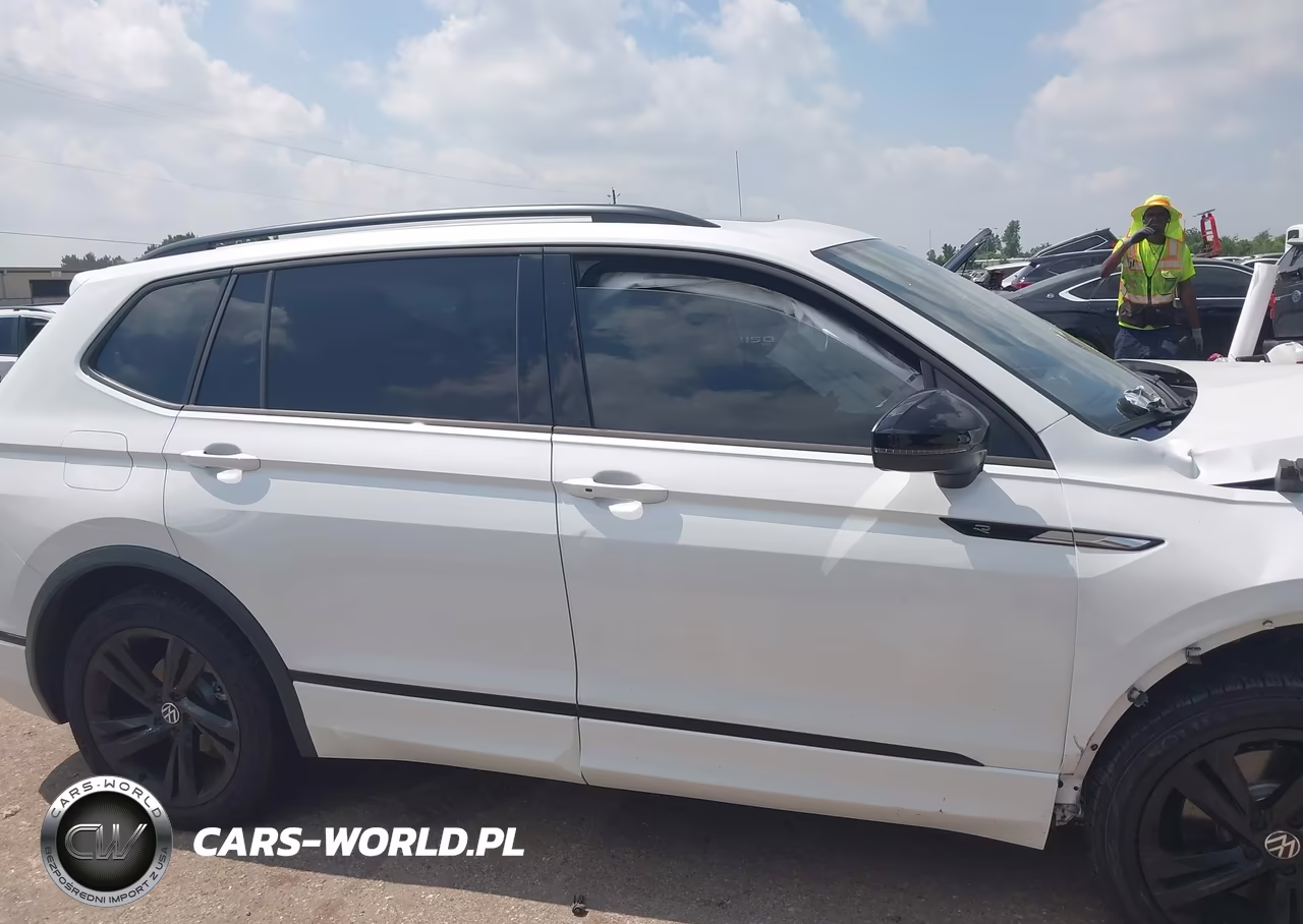 2023 Volkswagen Tiguan 2.0T Se R-Line Black VIN:3VVCB7AX4PM139150 - 12