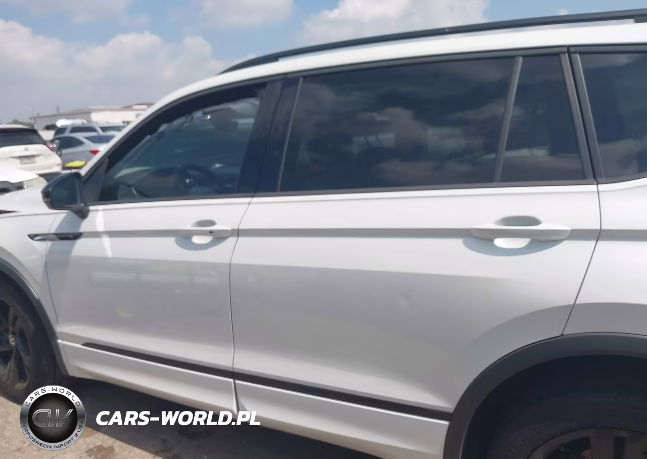 2023 Volkswagen Tiguan 2.0T Se R-Line Black VIN:3VVCB7AX4PM139150 - 13