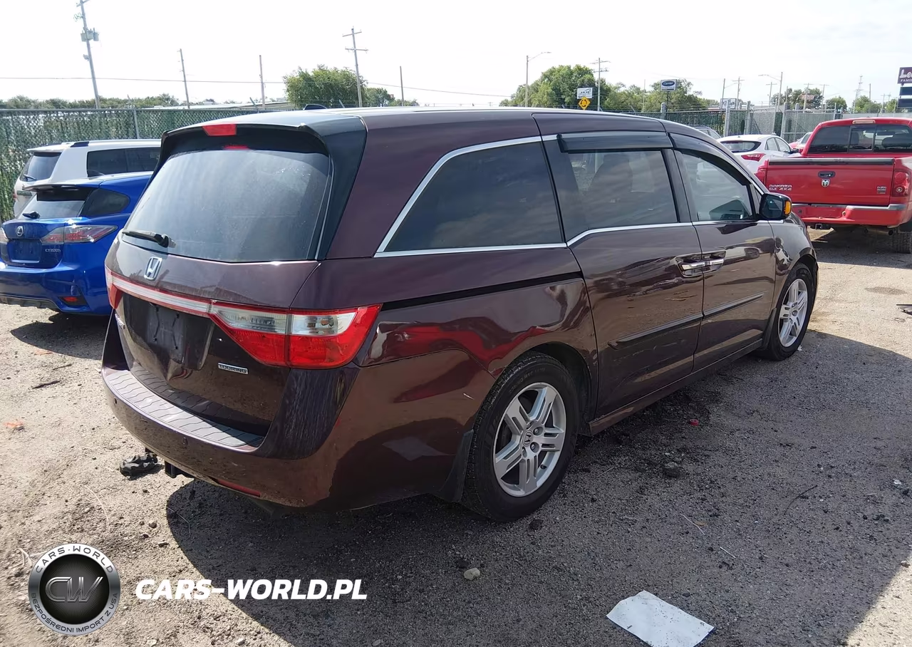 2011 Honda Odyssey Touring-Touring Elite VIN:5FNRL5H92BB032063 - 4