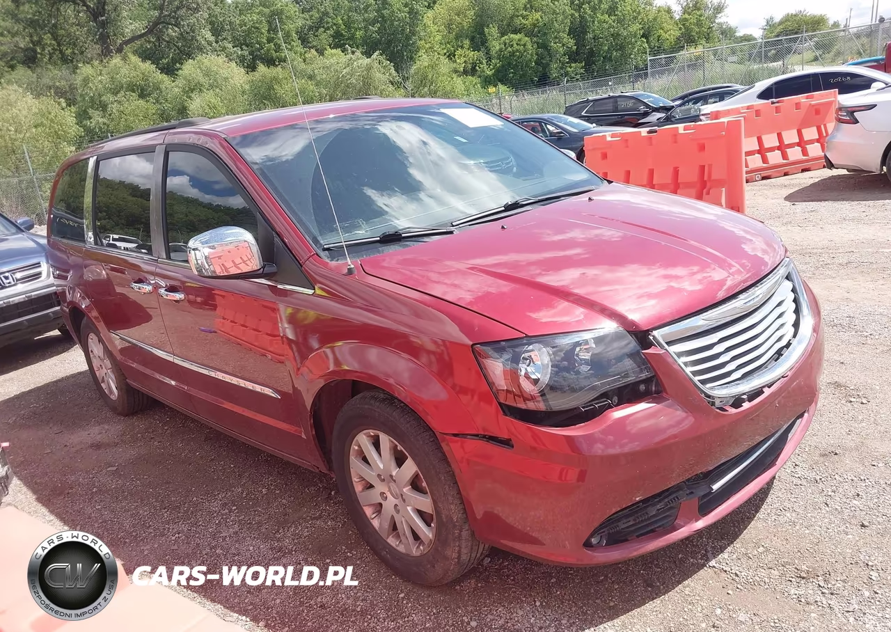2015 Chrysler Town & Country Touring – zdjęcie 1 z 11