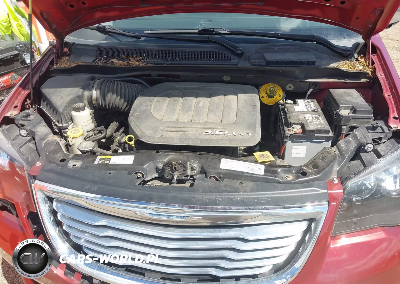 2015 Chrysler Town & Country Touring VIN:2C4RC1BG7FR594860 - 10