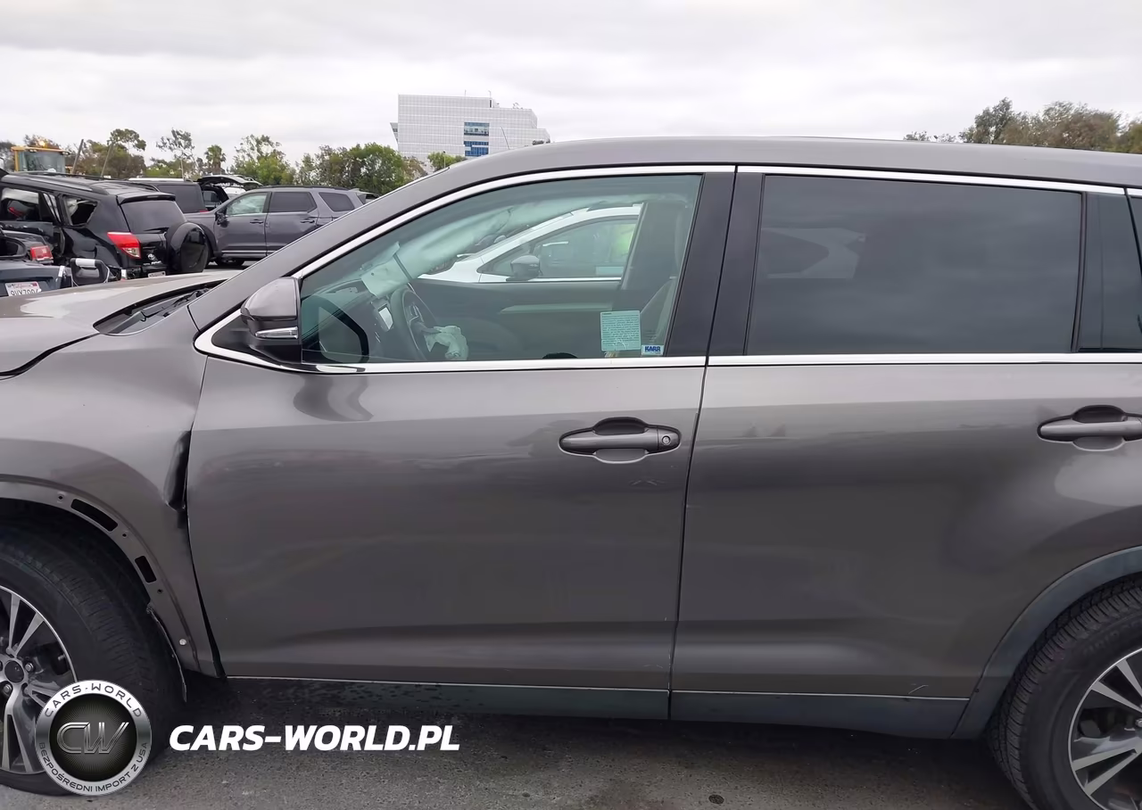 2019 Toyota Highlander Le VIN:5TDZARFH6KS056594 - 14