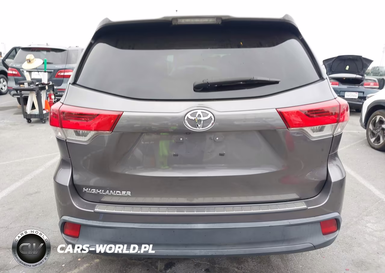 2019 Toyota Highlander Le VIN:5TDZARFH6KS056594 - 16