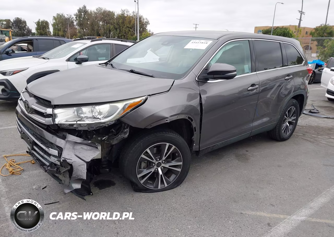 2019 Toyota Highlander Le VIN:5TDZARFH6KS056594 - 2