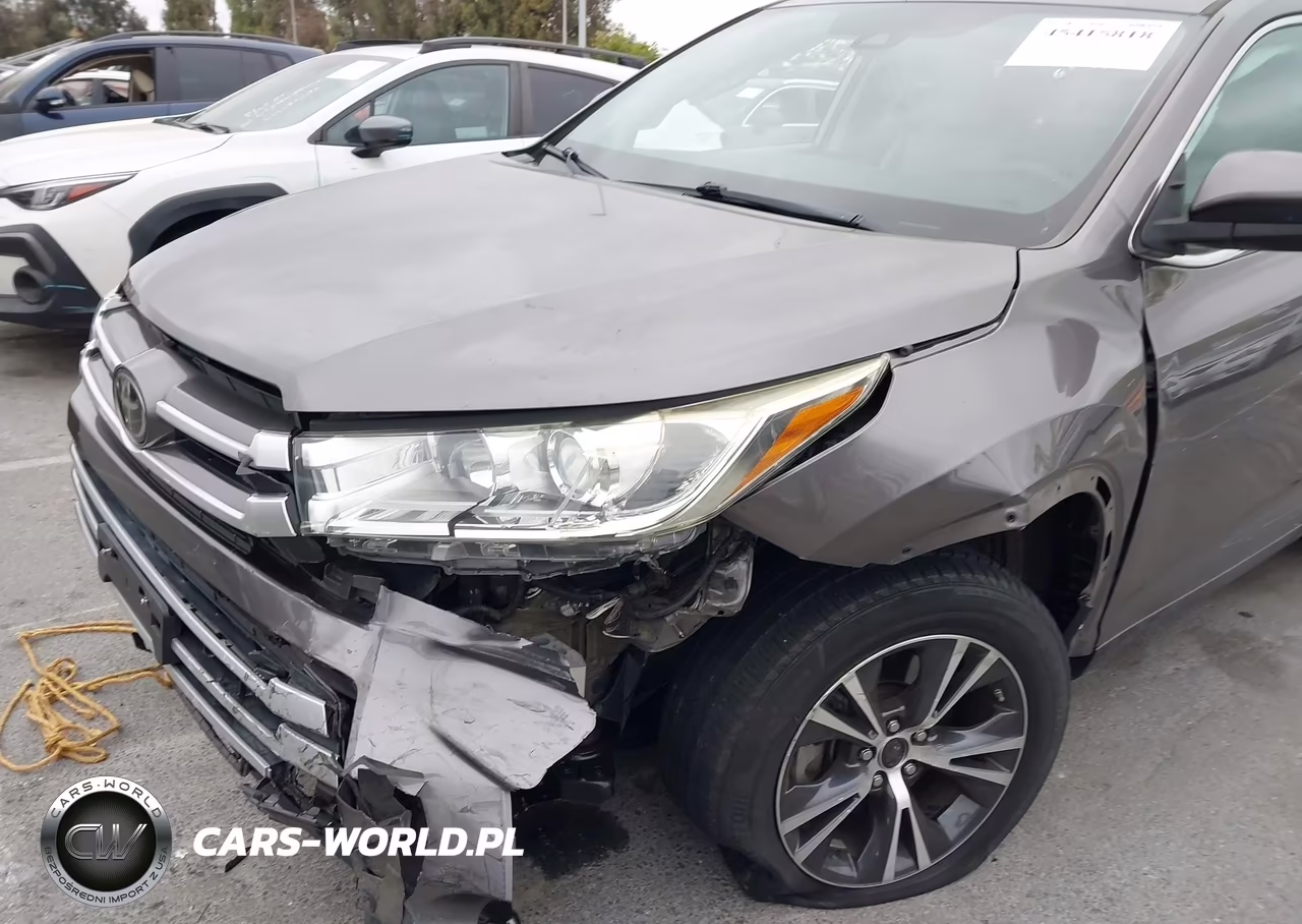 2019 Toyota Highlander Le VIN:5TDZARFH6KS056594 - 6
