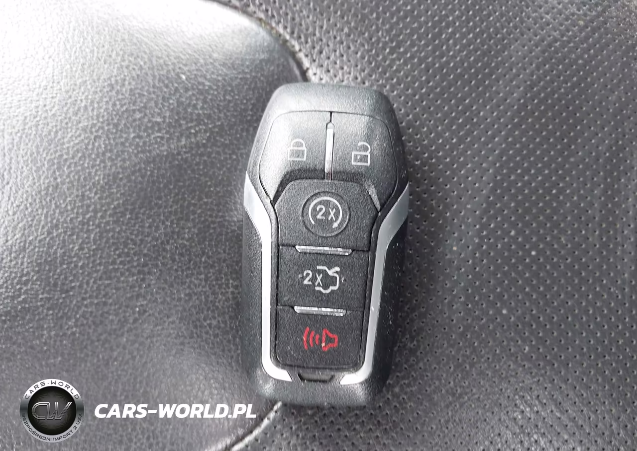 2016 Ford Fusion Titanium VIN:3FA6P0K9XGR228427 - 11