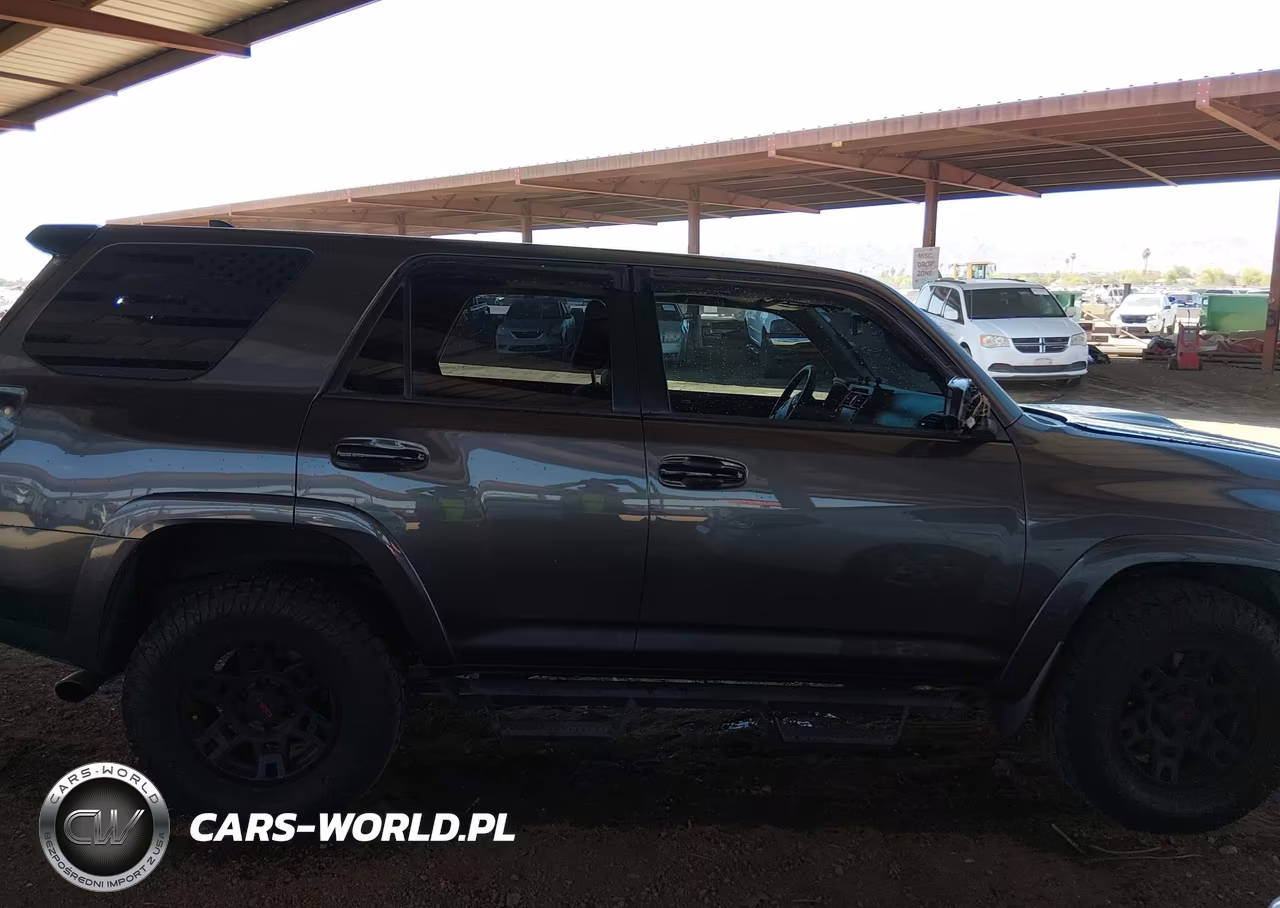 2021 Toyota 4Runner Venture Special Edition VIN:JTEHU5JR8M5886428 - 14