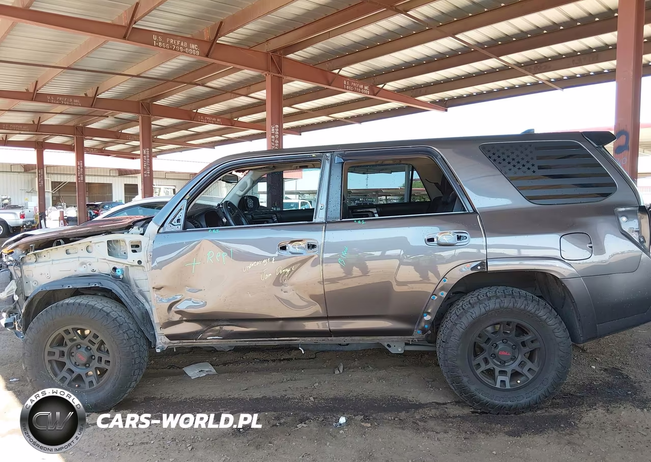 2021 Toyota 4Runner Venture Special Edition VIN:JTEHU5JR8M5886428 - 15