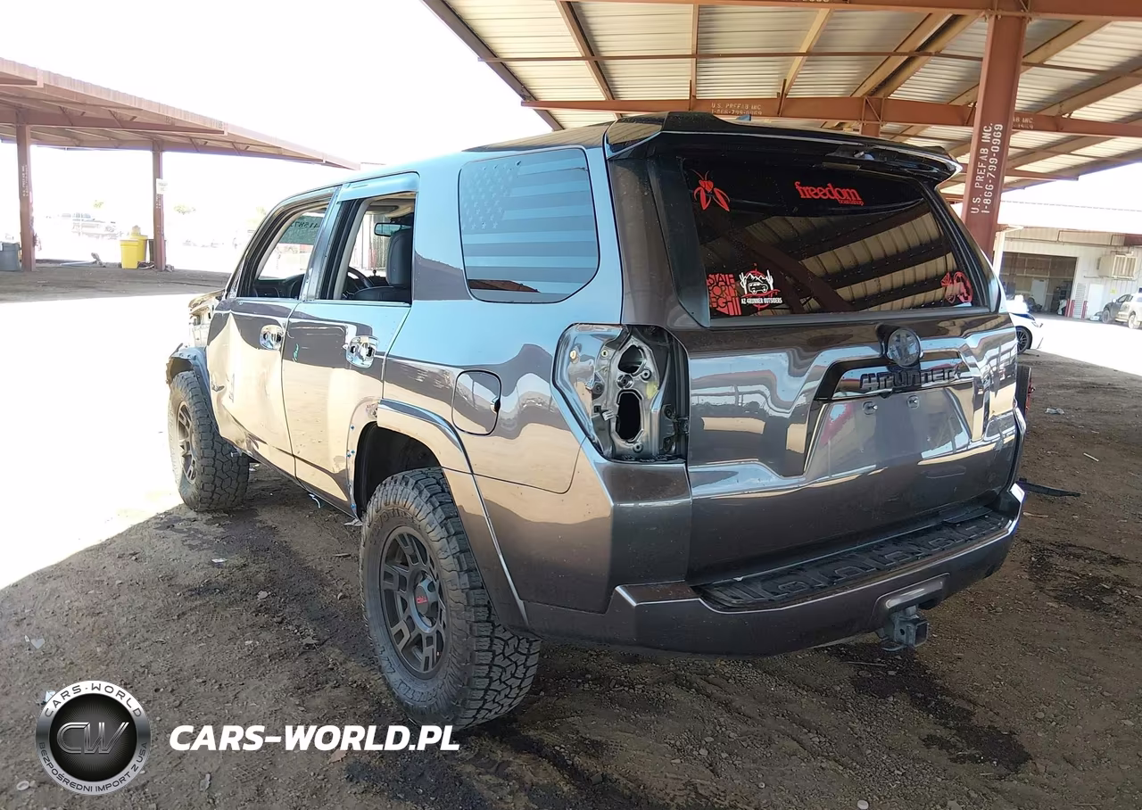 2021 Toyota 4Runner Venture Special Edition VIN:JTEHU5JR8M5886428 - 22