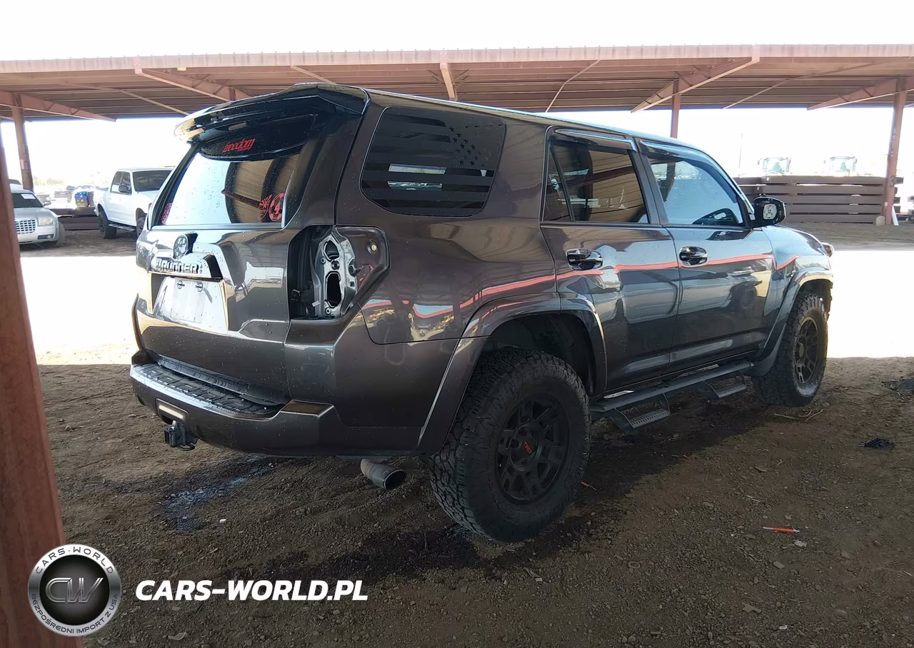 2021 Toyota 4Runner Venture Special Edition VIN:JTEHU5JR8M5886428 - 4