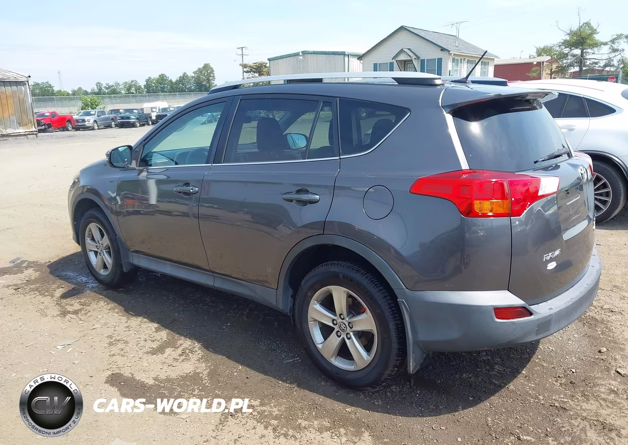 2015 Toyota Rav4 Xle VIN:2T3RFREV9FW365229 - 3