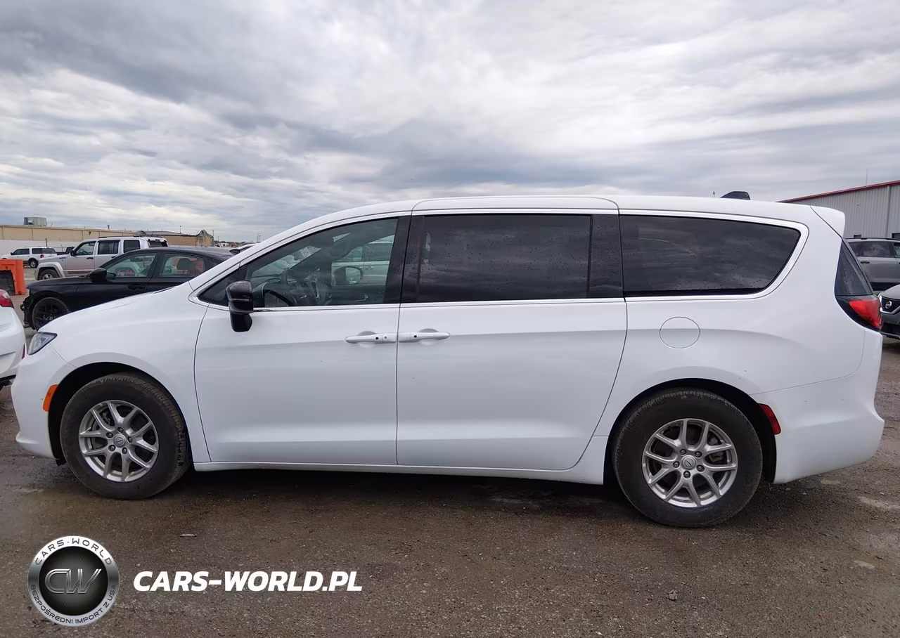 2026 Chrysler Pacifica Select VIN:2C4RC1BG6TR201488 - 14