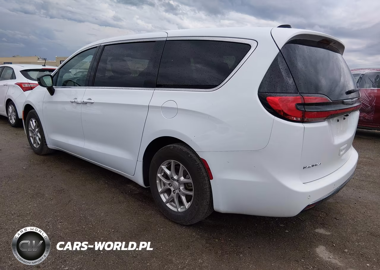 2026 Chrysler Pacifica Select VIN:2C4RC1BG6TR201488 - 3