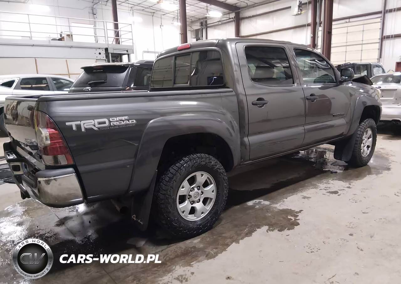 2013 Toyota Tacoma Base V6 VIN:5TFLU4ENXDX049829 - 4