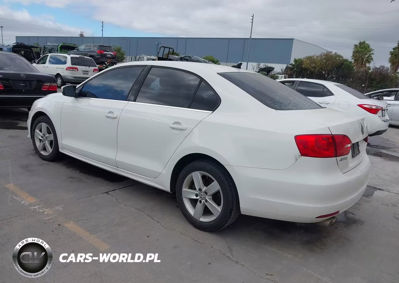 2011 Volkswagen Jetta 2.0L Tdi VIN:3VWLL7AJ8BM127306 - 3