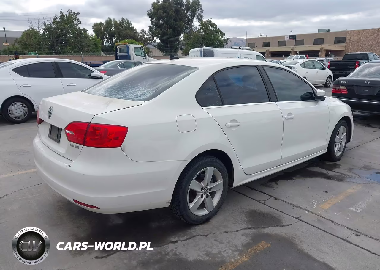 2011 Volkswagen Jetta 2.0L Tdi VIN:3VWLL7AJ8BM127306 - 4