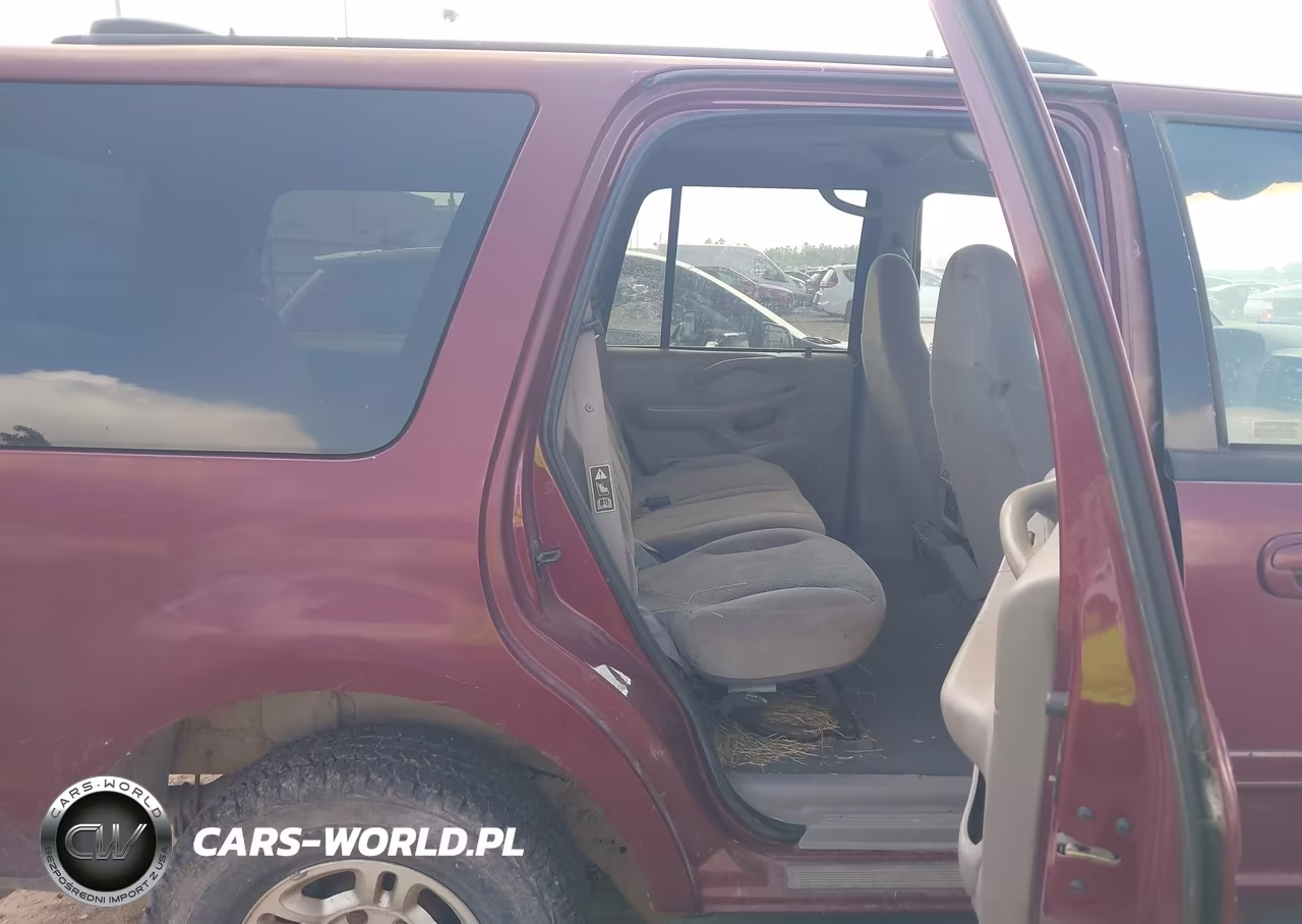 2000 Ford Expedition Xlt VIN:1FMPU16L5YLA98569 - 8