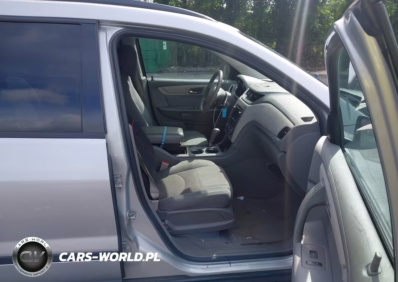 2017 Chevrolet Traverse Ls VIN:1GNKRFED8HJ220058 - 5