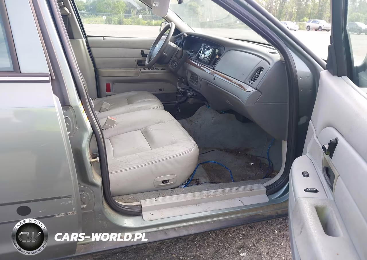 2005 Ford Crown Victoria Lx-Lx Sport VIN:2FAHP74W75X105977 - 5