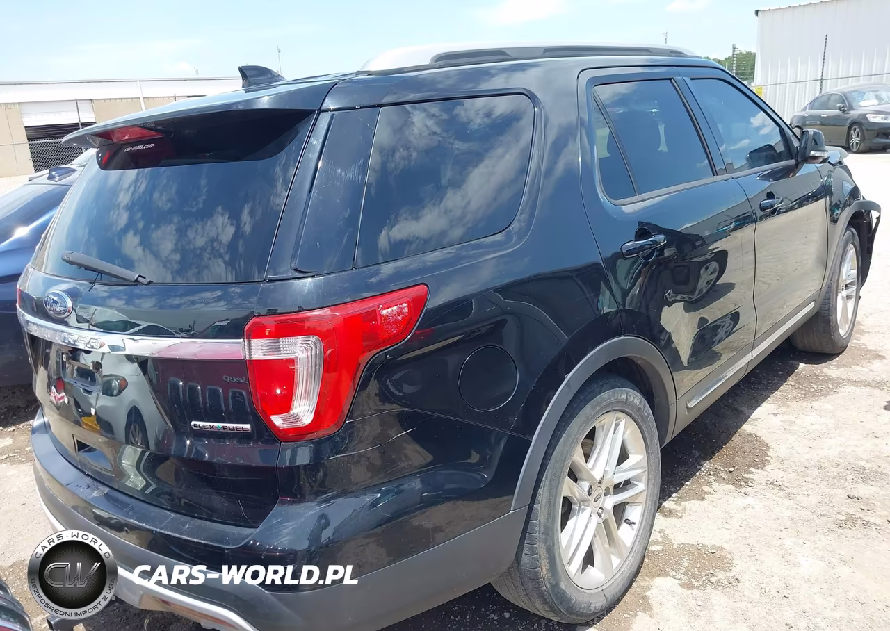 2016 Ford Explorer Xlt VIN:1FM5K7D83GGC30041 - 4