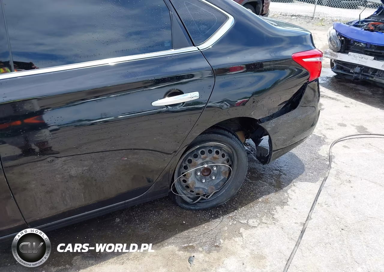 2018 Nissan Sentra S VIN:3N1AB7AP8JY315917 - 6