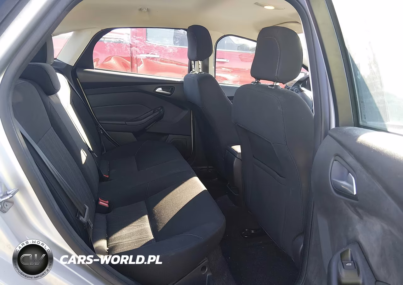 2018 Ford Focus Se VIN:1FADP3F21JL210250 - 8