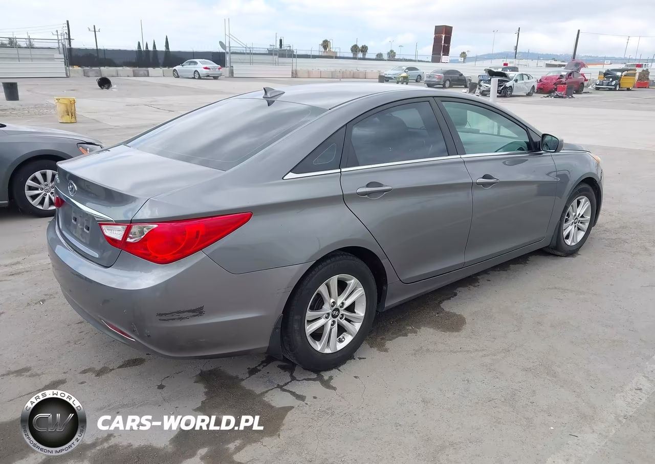 2012 Hyundai Sonata Gls VIN:5NPEB4AC2CH470862 - 4