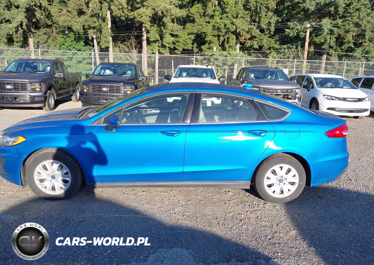 2020 Ford Fusion S VIN:3FA6P0G71LR201070 - 14